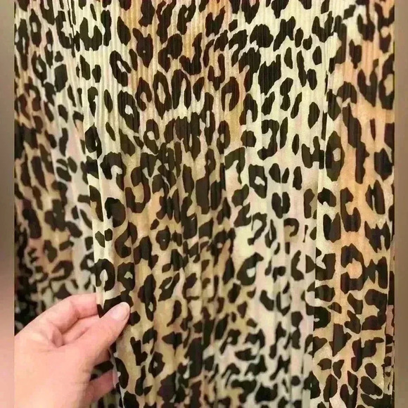 Ali miles XL animal print accordion style pop over top . EUC office professional - Picture 7 of 7